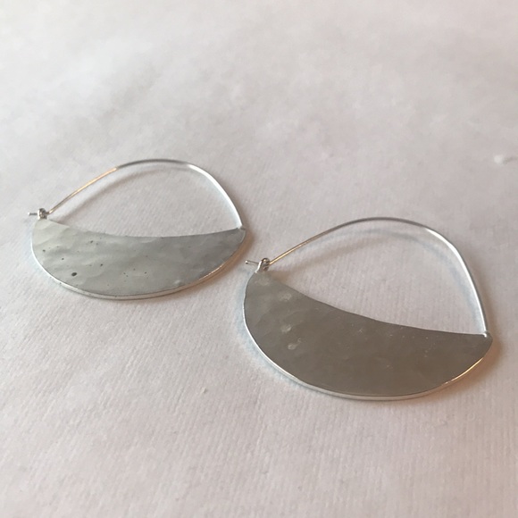 Everri Hammered Half-Moon Hoop Earrings - Picture 7 of 14